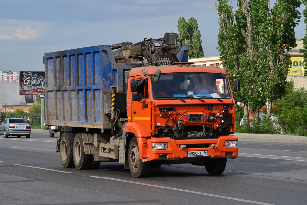 Волгоградская область, № В 928 ХВ 134 — КамАЗ-65115-L4