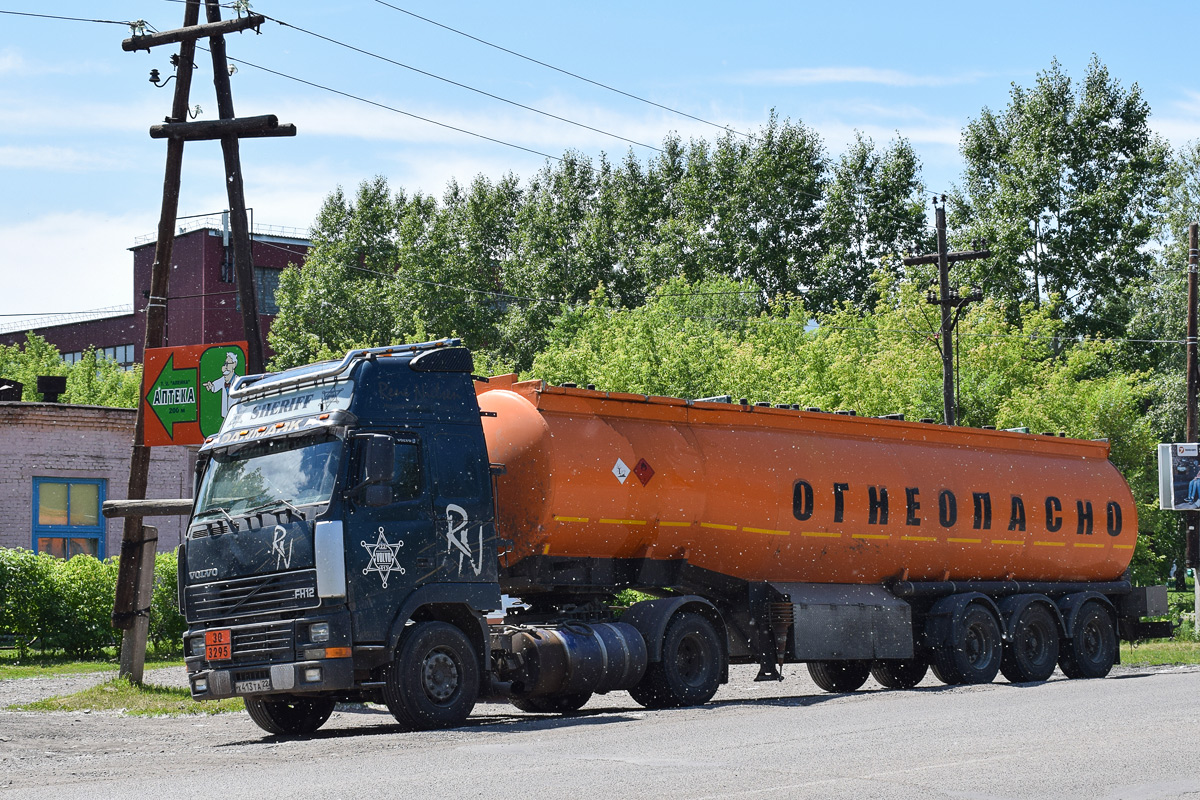 Алтайский край, № Х 413 ТА 22 — Volvo ('1993) FH12.420