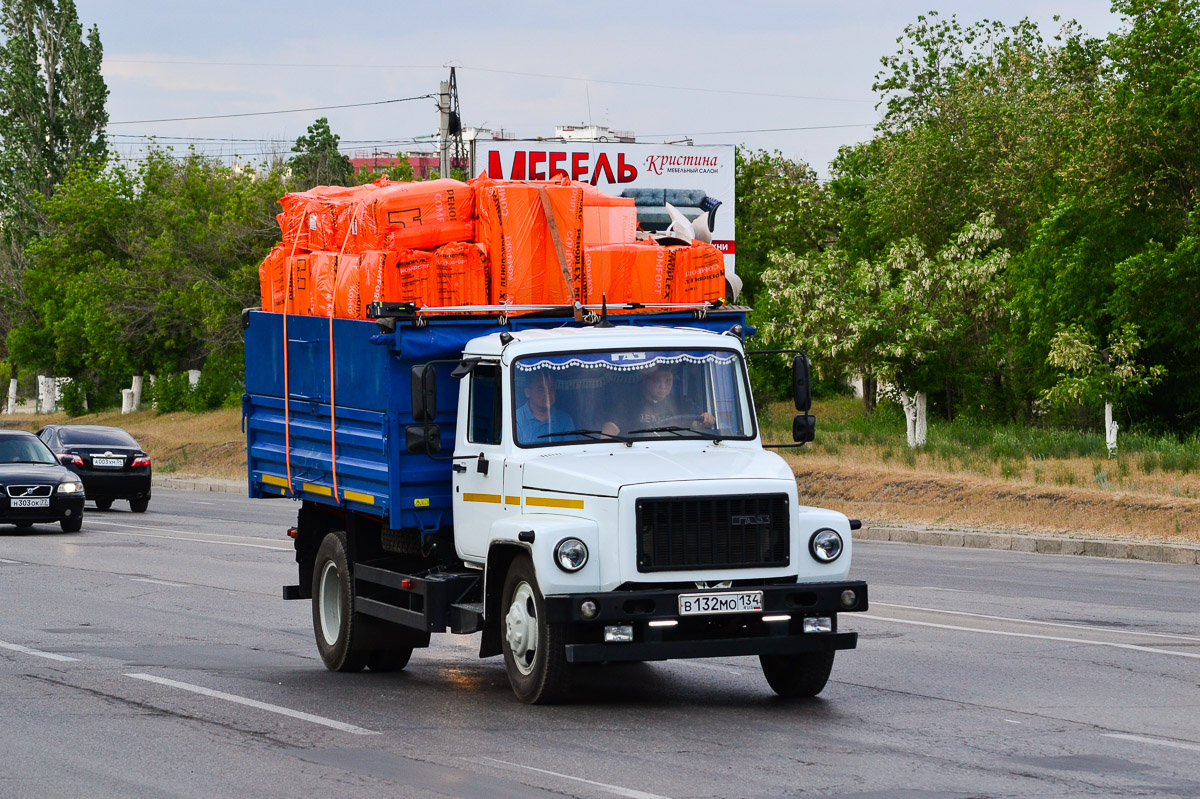 Волгоградская область, № В 132 МО 134 — ГАЗ-3309