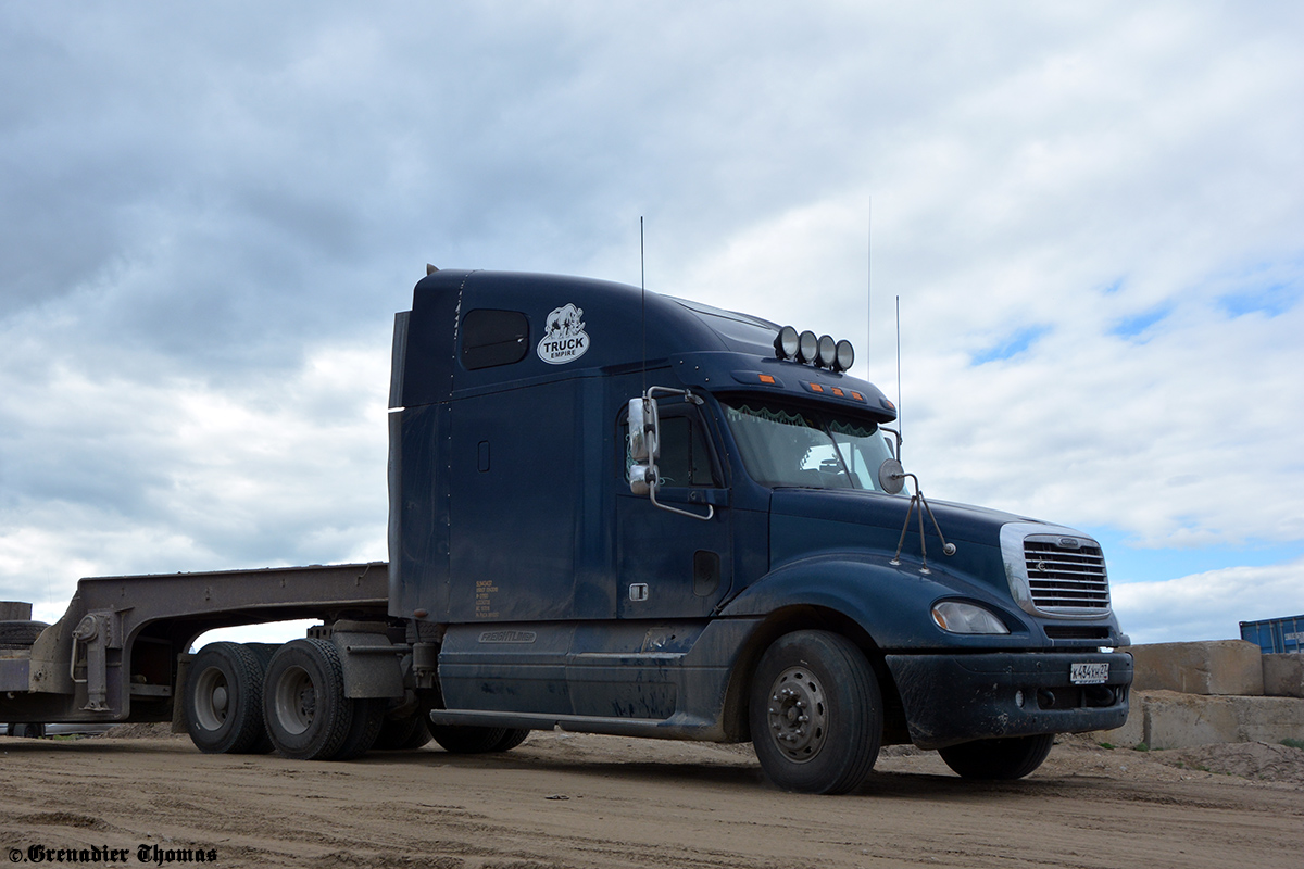 Хабаровский край, № К 434 ХН 27 — Freightliner Columbia