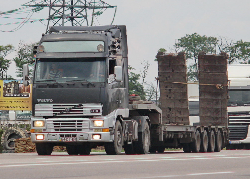 Одесская область, № ВН 2751 ЕМ — Volvo ('1993) FH16.520