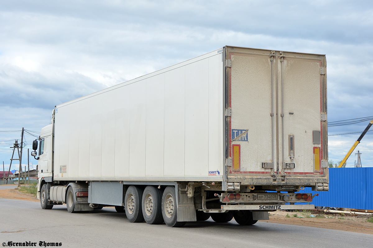 Амурская область, № В 262 МЕ 28 — DAF XF105 FT; Амурская область, № АР 7340 28 — Schmitz Cargobull S.KO (общая модель)