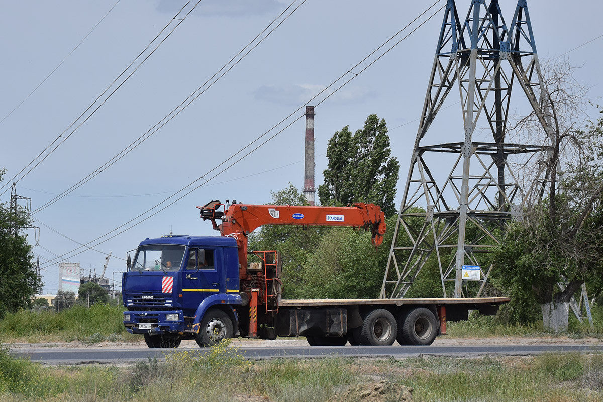 Волгоградская область, № А 585 ХА 134 — КамАЗ-65117 [651170]