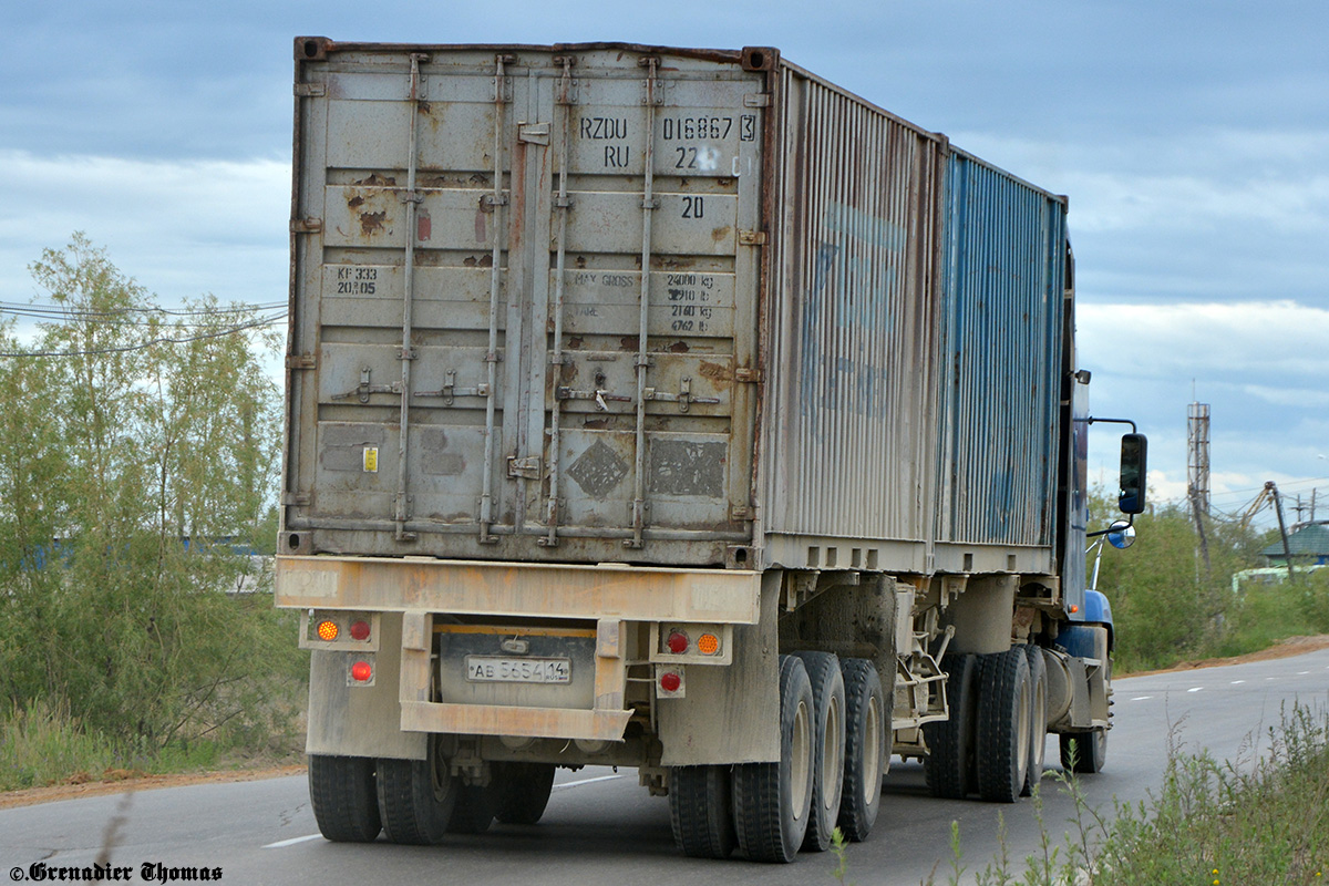 Саха (Якутия), № Х 535 ЕР 14 — Freightliner Century Class