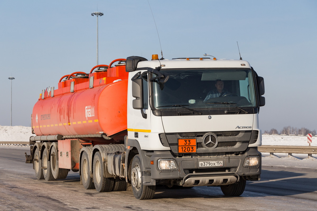 Новосибирская область, № В 379 ОХ 154 — Mercedes-Benz Actros '09 2641 [Z9M]