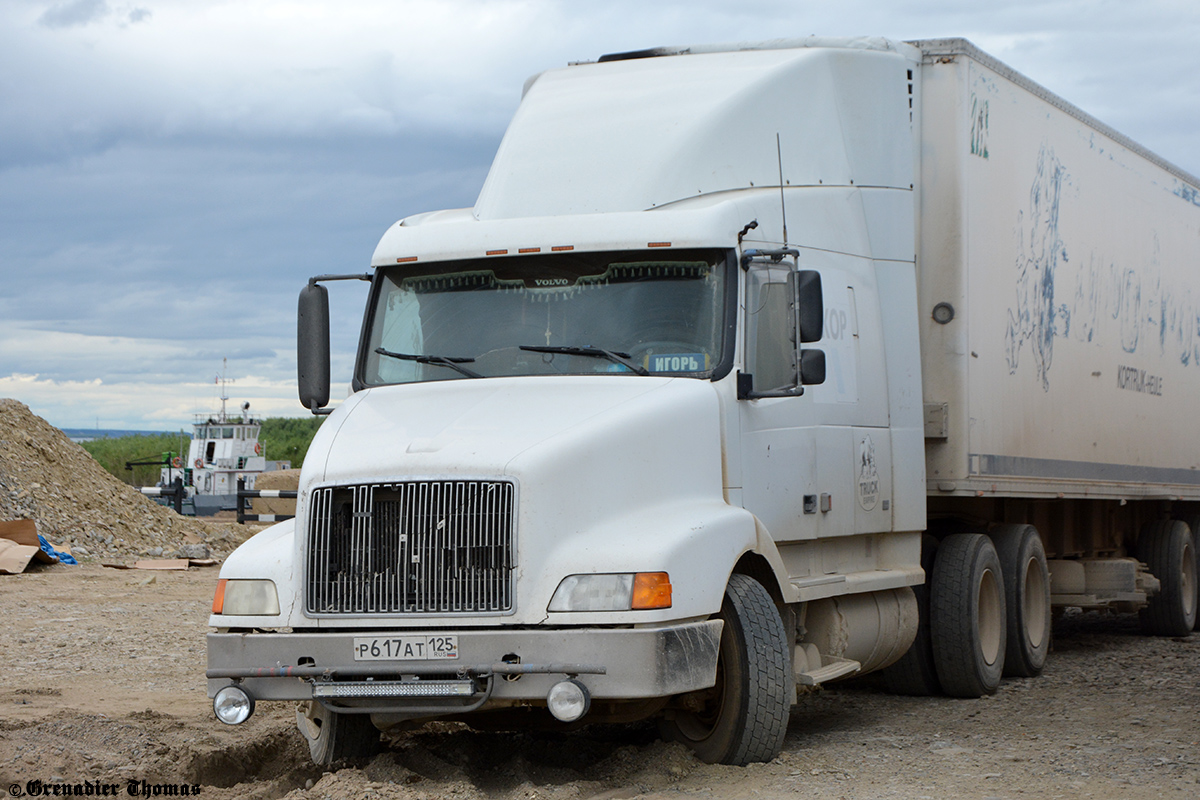 Приморский край, № Р 617 АТ 125 — Volvo VNL610