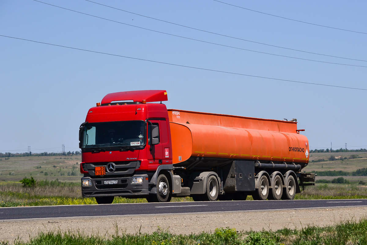 Волгоградская область, № Е 521 ВН 134 — Mercedes-Benz Actros '09 1841 [Z9M]