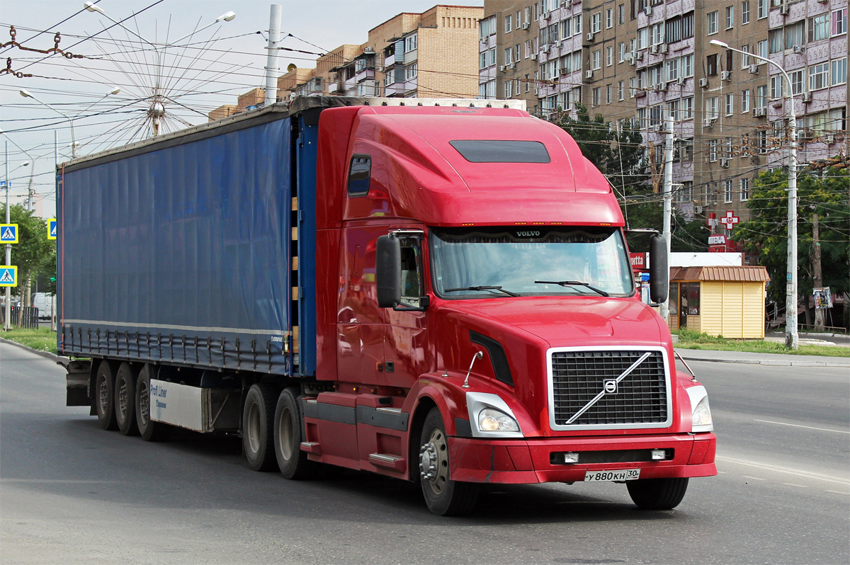 Астраханская область, № У 880 КН 30 — Volvo VNL670