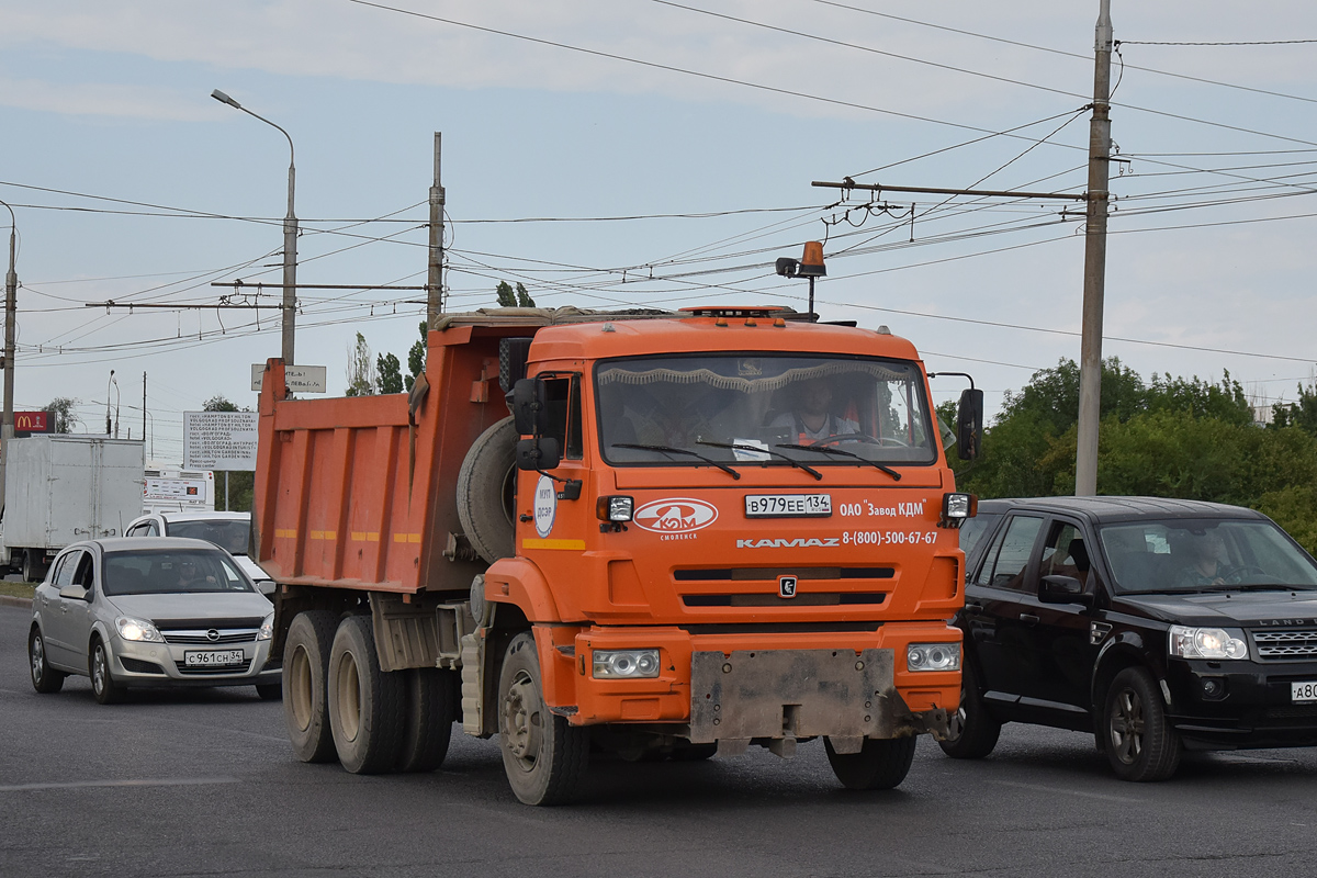 Волгоградская область, № В 979 ЕЕ 134 — КамАЗ-65115-L4