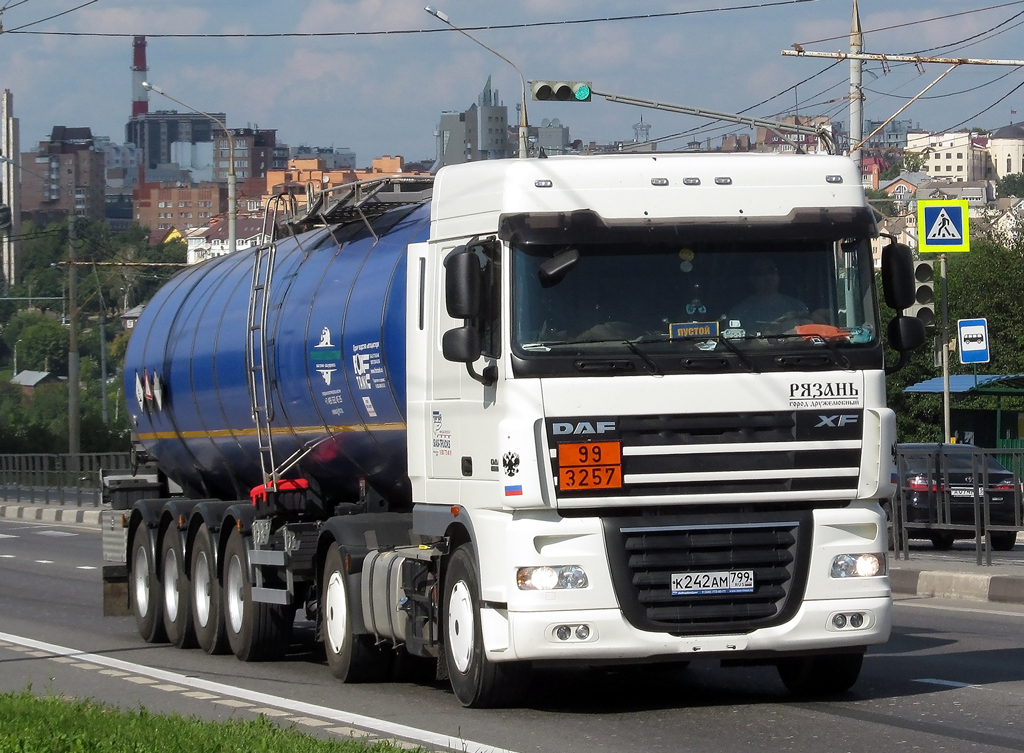 Москва, № К 242 АМ 799 — DAF XF105 FT