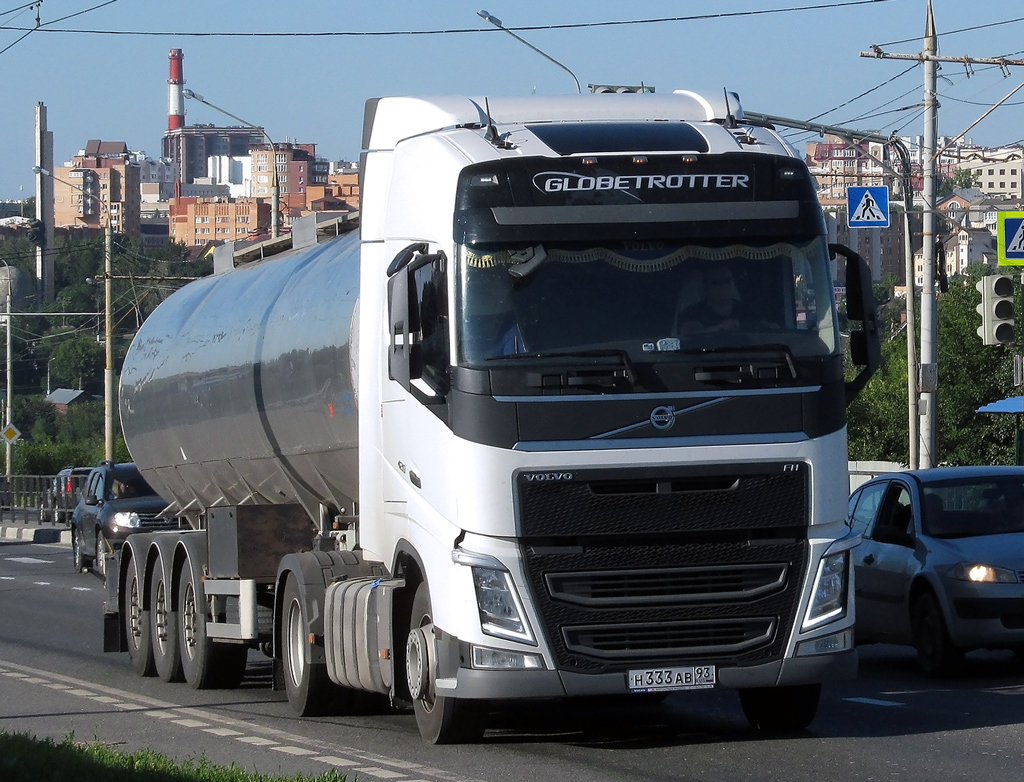 Краснодарский край, № Н 333 АВ 93 — Volvo ('2012) FH.420