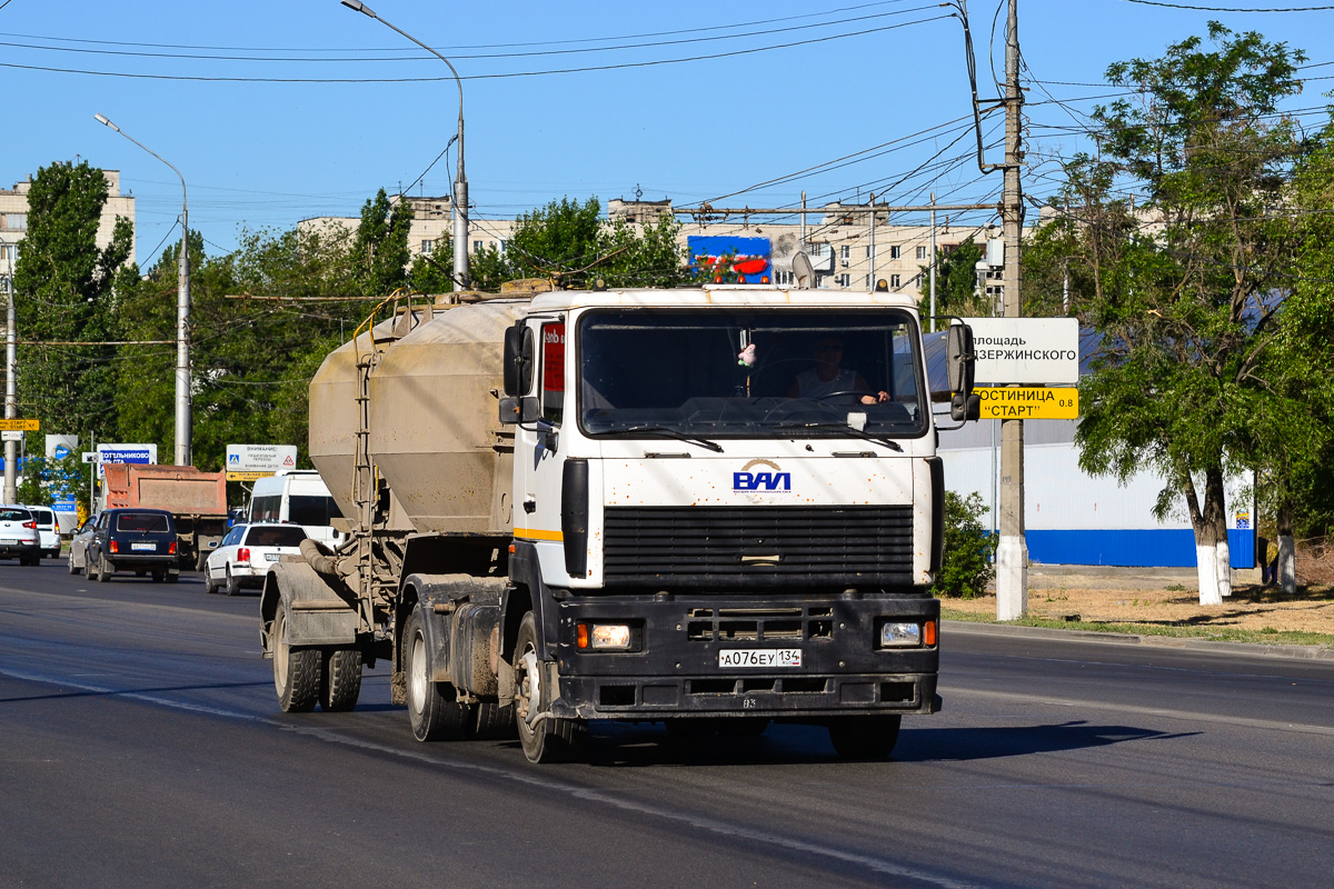 Волгоградская область, № А 076 ЕУ 134 — МАЗ-5440A3