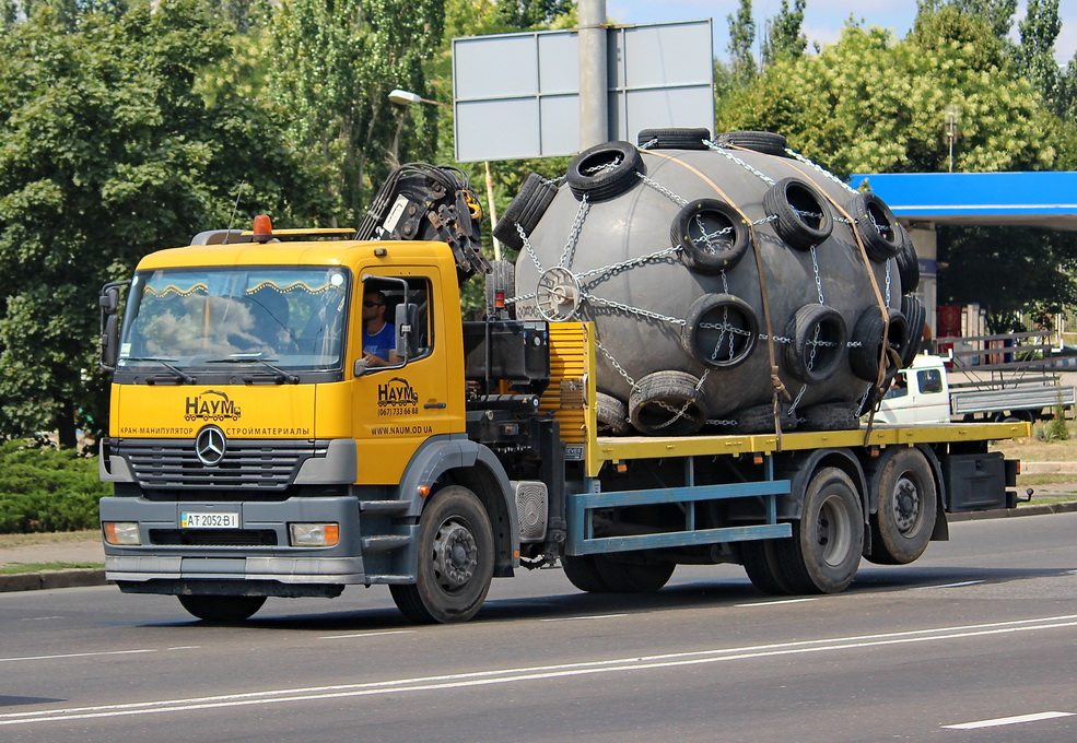 Одесская область, № АТ 2052 ВІ — Mercedes-Benz Atego 2528