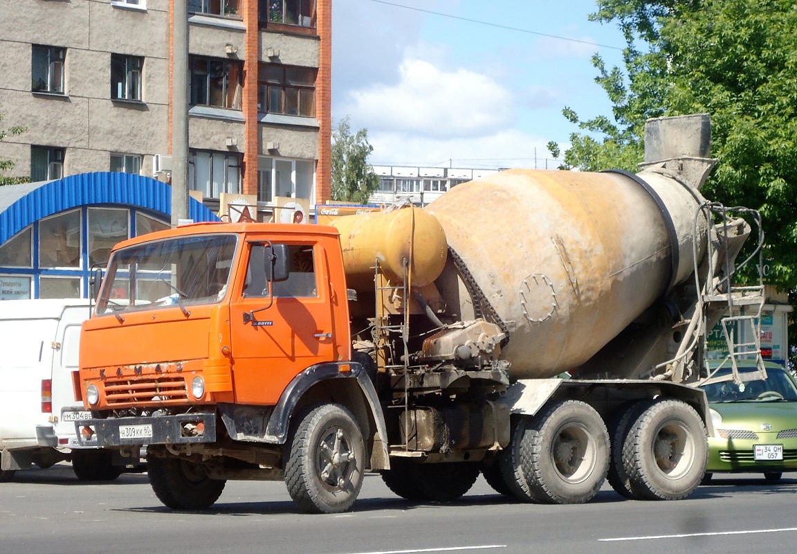 Псковская область, № Н 309 КК 60 — КамАЗ-5511