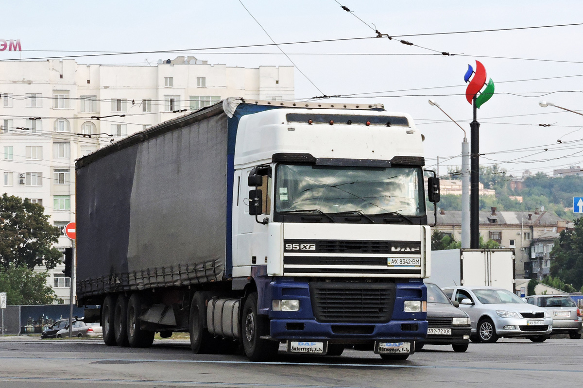 Харьковская область, № АХ 8342 ВМ — DAF 95XF FT