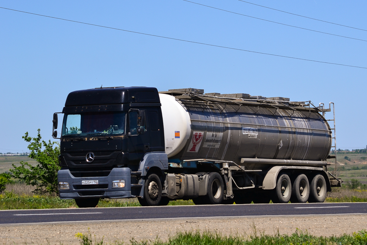 Нижегородская область, № О 225 РТ 152 — Mercedes-Benz Axor 1836