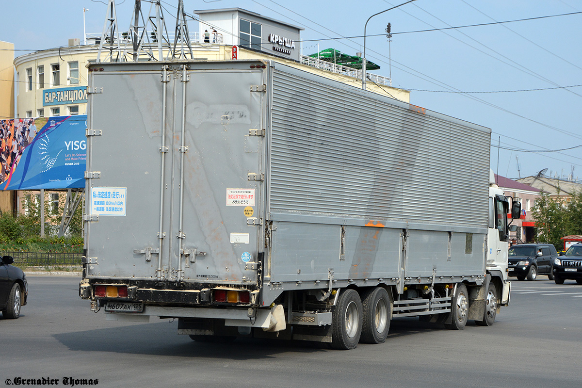 Приморский край, № М 607 АК 125 — Hino Profia