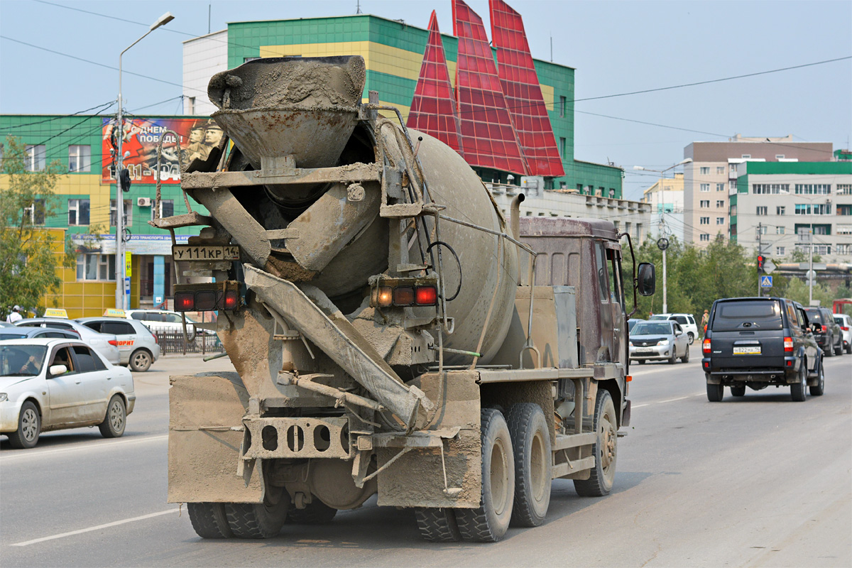 Саха (Якутия), № У 111 КР 14 — Mitsubishi Fuso The Great