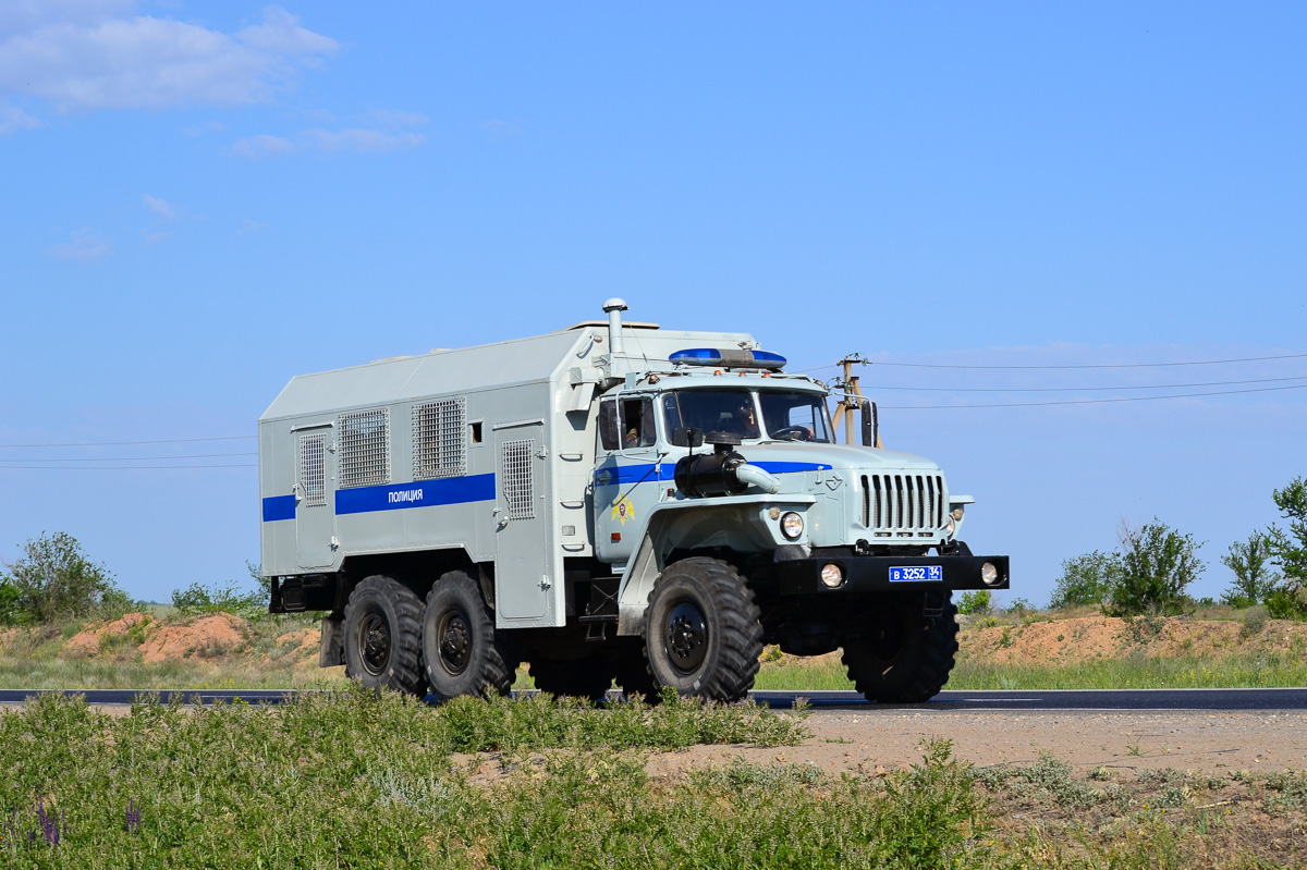 Волгоградская область, № В 3252 34 — Урал-43203-41