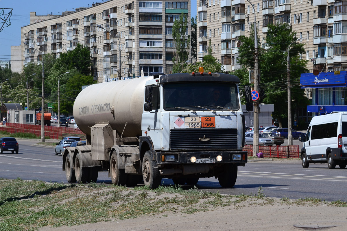 Волгоградская область, № А 848 УТ 134 — МАЗ-54324