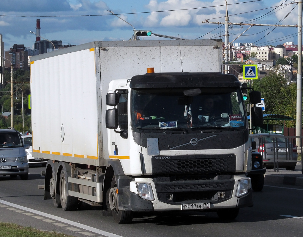 Тульская область, № Р 017 ОН 71 — Volvo ('2013) FE