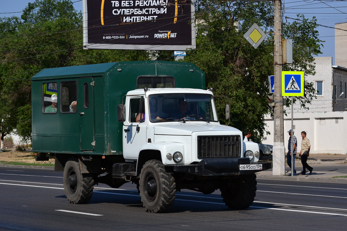 Волгоградская область, № О 695 ОО 134 — ГАЗ-33081 «Садко»