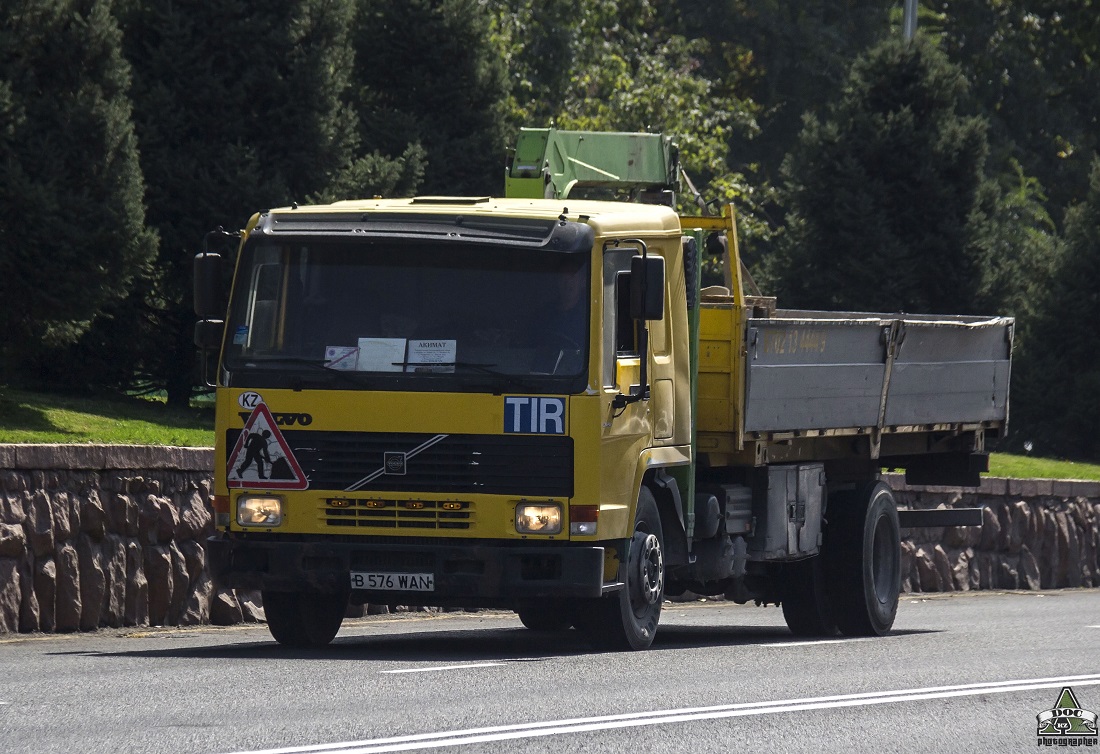 Алматинская область, № B 576 WAN — Volvo FL12