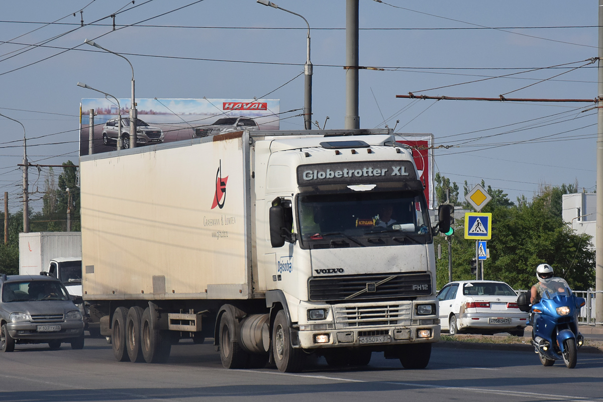 Астраханская область, № О 550 АХ 30 — Volvo ('1993) FH12.420