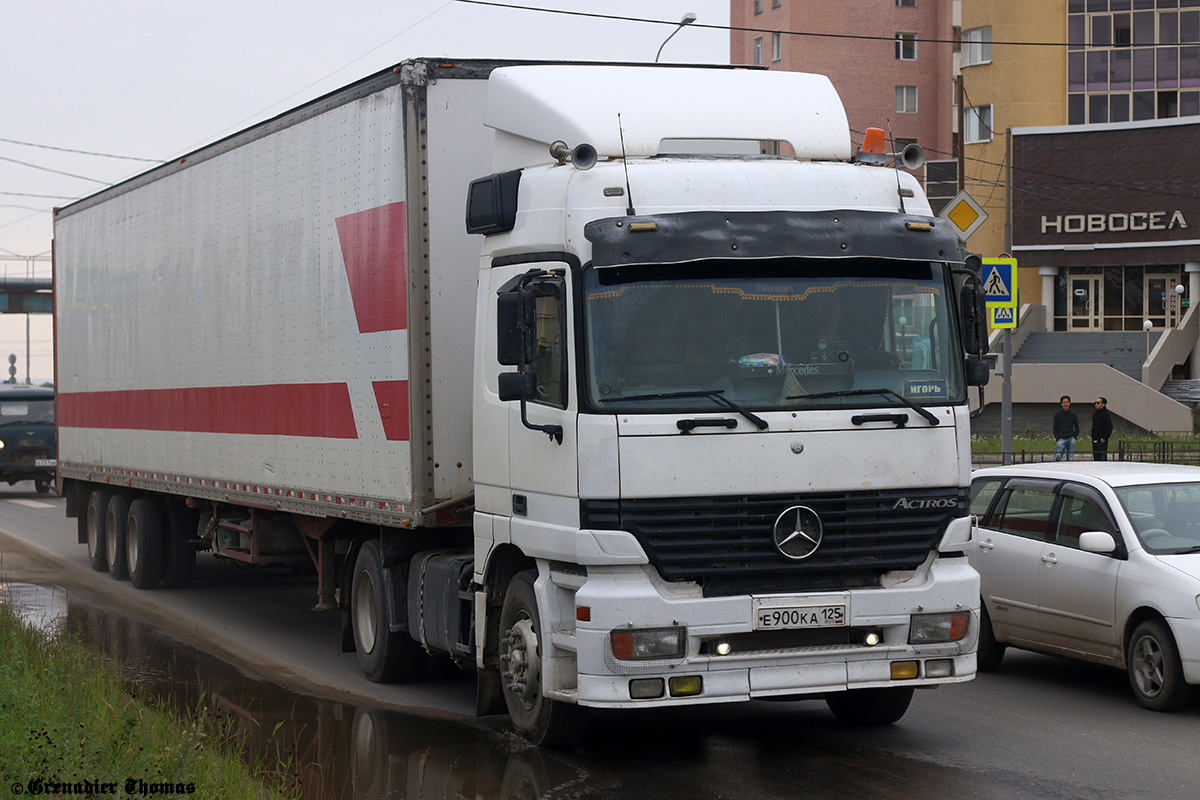 Приморский край, № Е 900 КА 125 — Mercedes-Benz Actros ('1997)