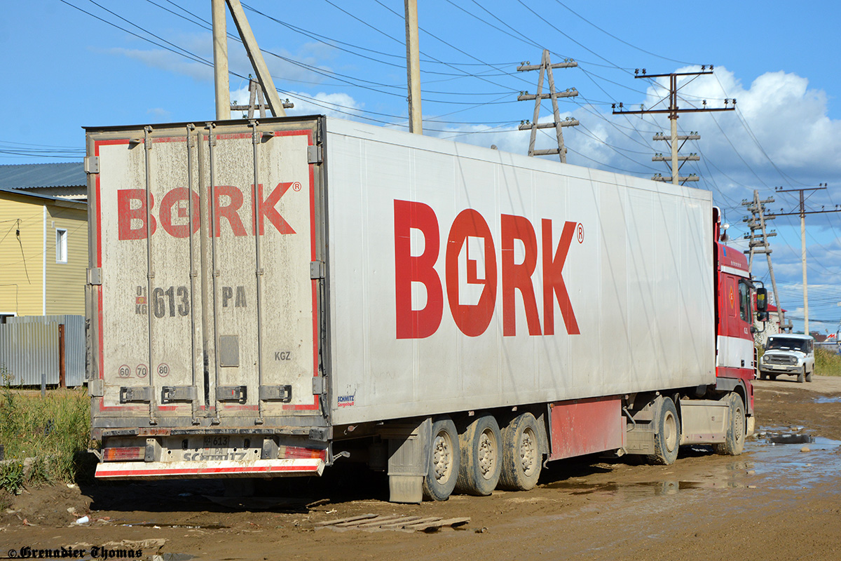 Киргизия, № B 5410 AJ — DAF XF105 FT; Киргизия, № 613 PA — Schmitz Cargobull (общая модель)