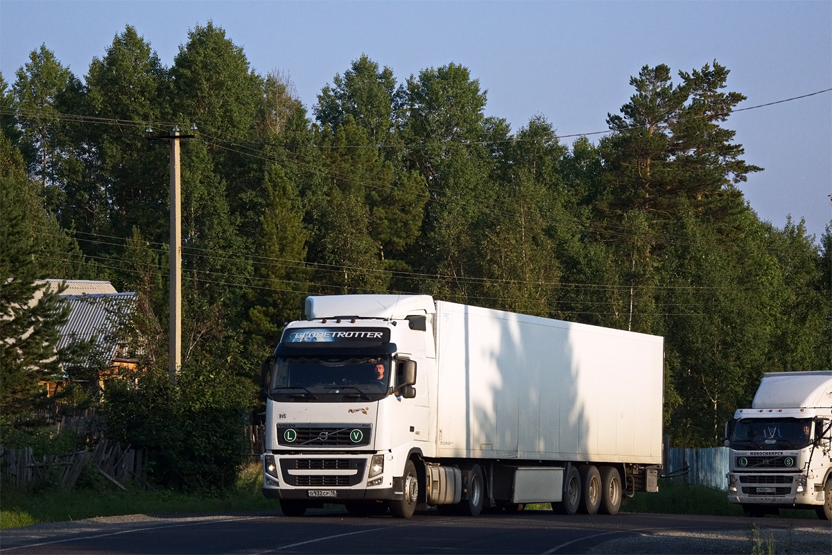 Удмуртия, № О 932 СР 18 — Volvo ('2008) FH.460