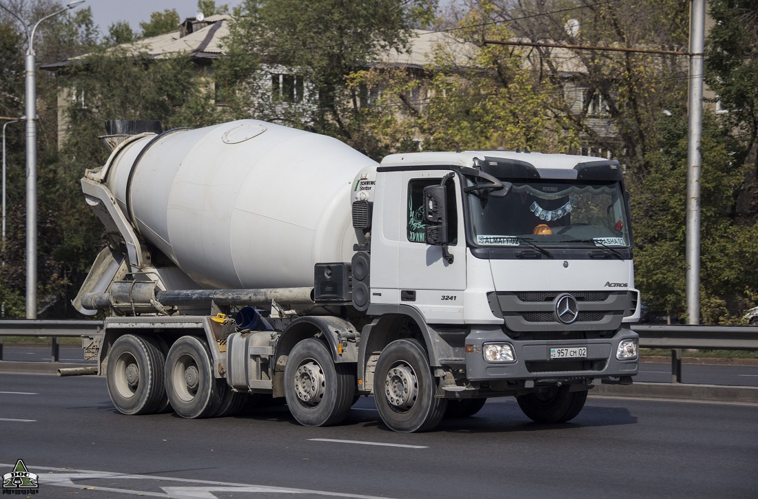 Алматы, № 957 CM 02 — Mercedes-Benz Actros ('2003) 3241