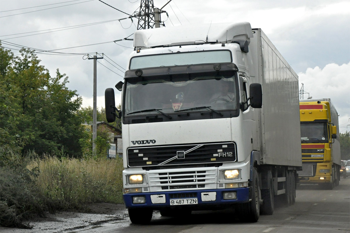 Алматинская область, № B 487 TZN — Volvo ('1993) FH-Series