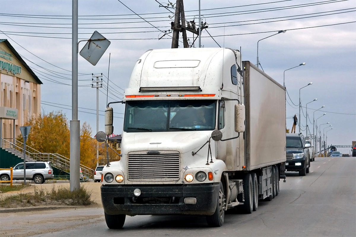 Пермский край, № Е 201 ОО 159 — Freightliner Century Class