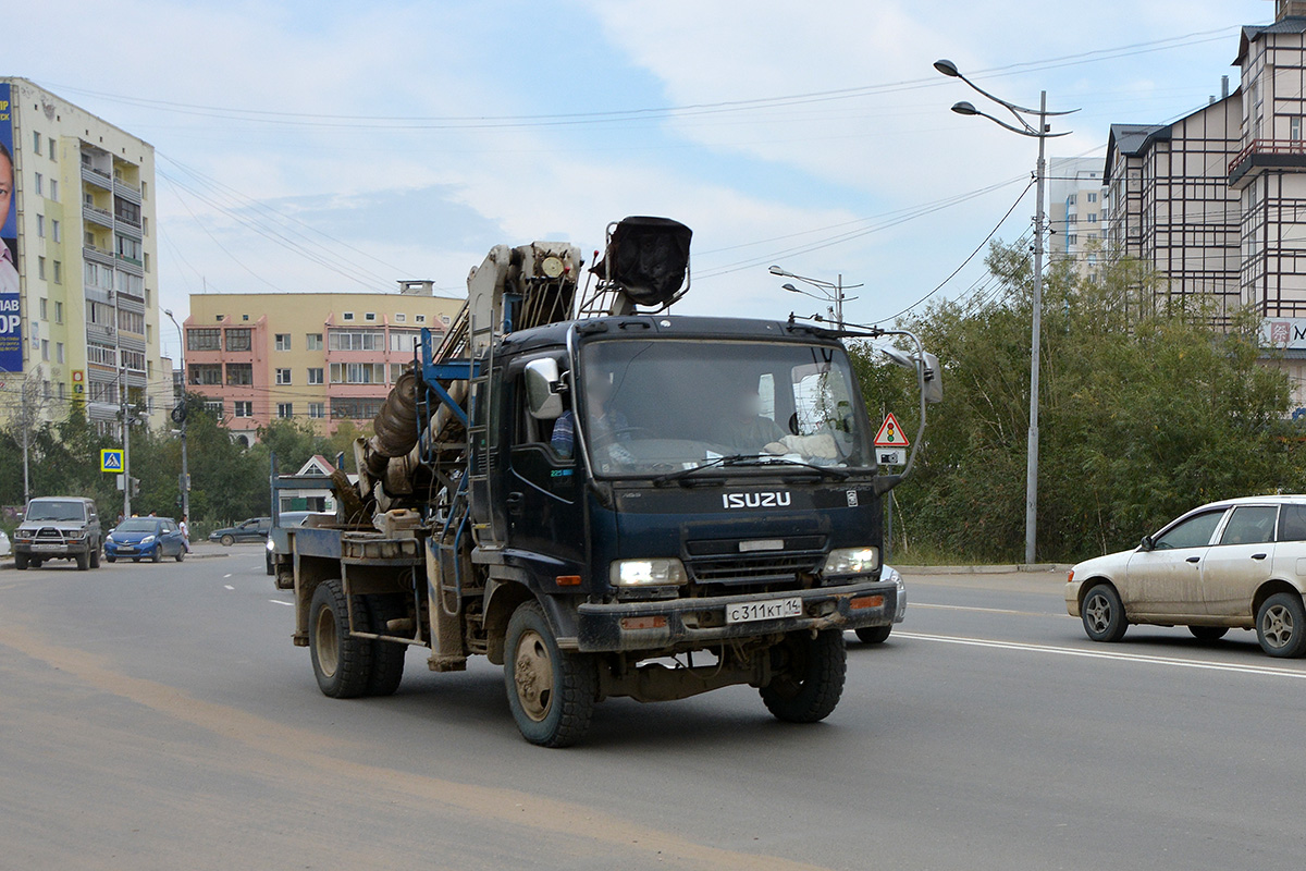 Саха (Якутия), № С 311 КТ 14 — Isuzu Forward (общая модель)