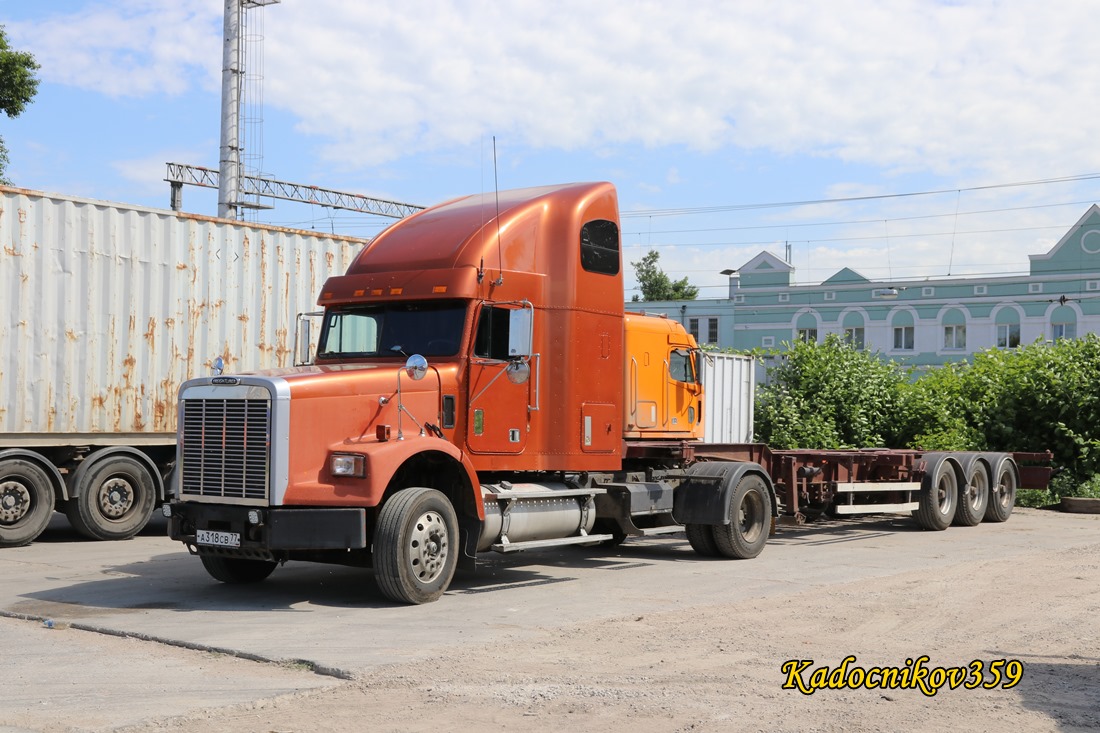 Москва, № А 318 СВ 77 — Freightliner FLD 120 SD