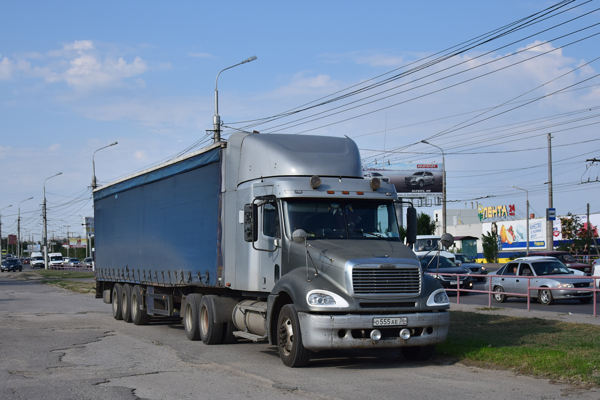 Воронежская область, № О 555 АЕ 36 — Freightliner Columbia