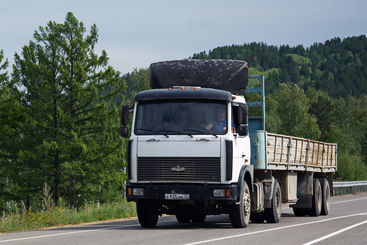 Забайкальский край, № Е 935 ХМ 75 — МАЗ-54324