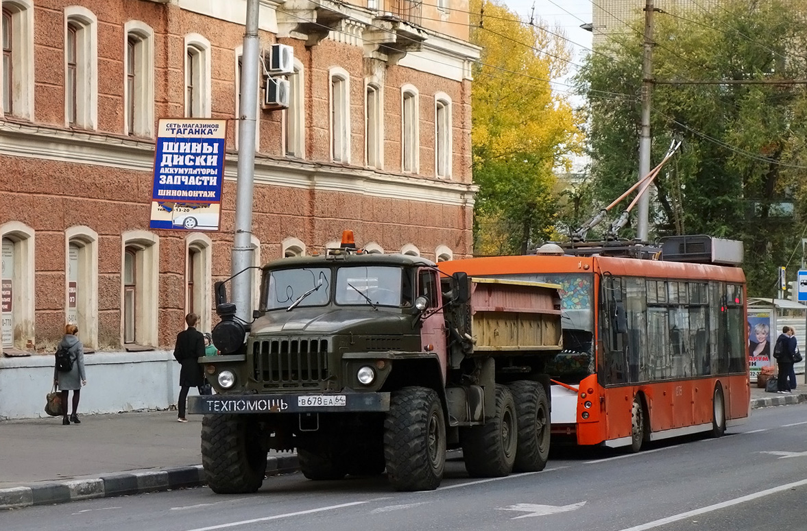 Саратовская область, № В 678 ЕА 64 — Урал-5557-10