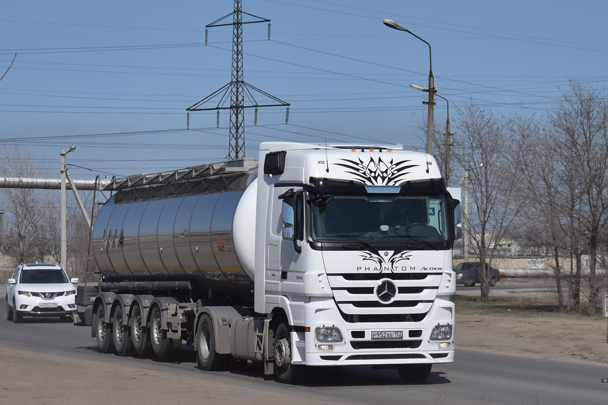 Нижегородская область, № Р 952 АЕ 152 — Mercedes-Benz Actros ('2009) 1844