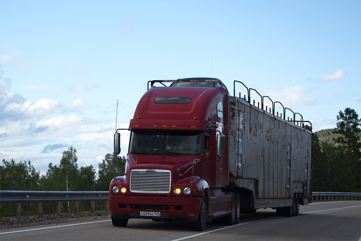 Приморский край, № С 639 АС 125 — Freightliner Century Class