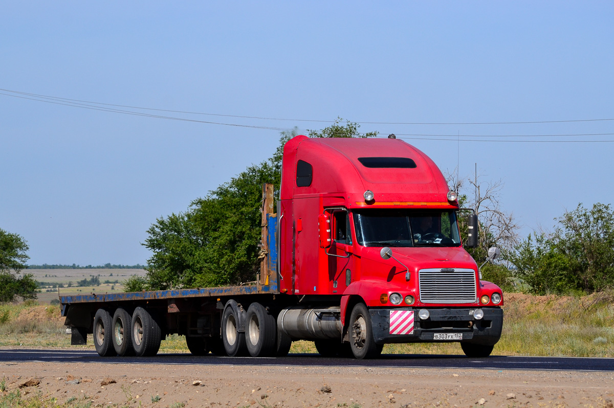 Нижегородская область, № В 303 УХ 152 — Freightliner Century Class