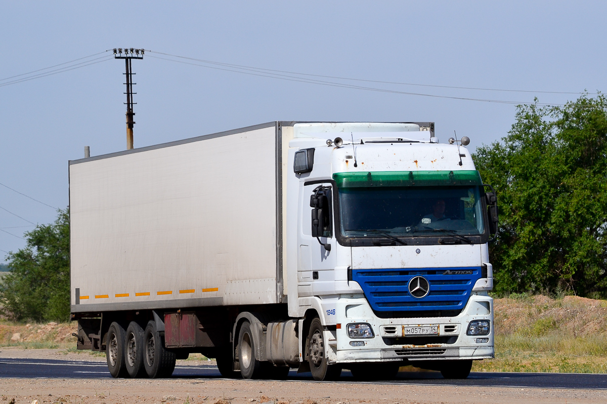 Волгоградская область, № М 057 РУ 34 — Mercedes-Benz Actros ('2003) 1846