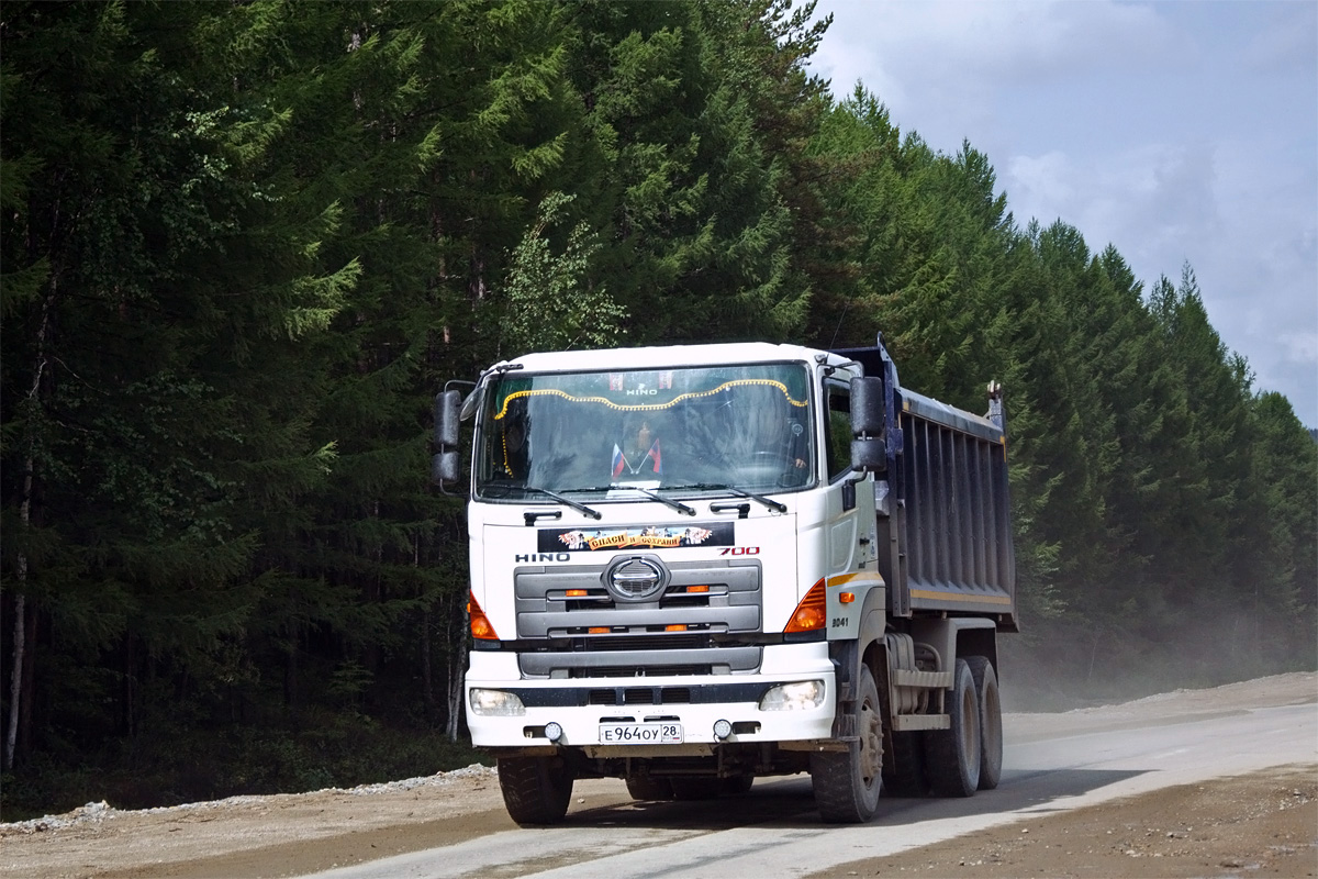 Амурская область, № Е 964 ОУ 28 — Hino 700