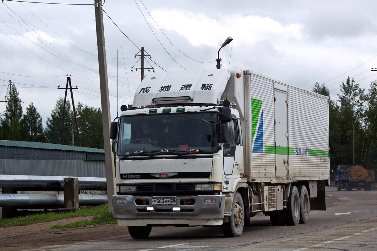 Амурская область, № Е 383 НЕ 28 — Hino Profia