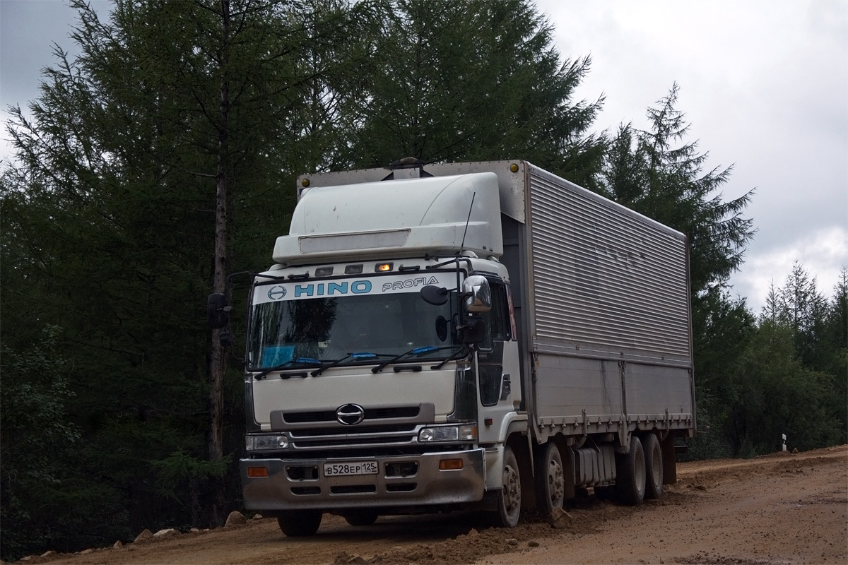 Приморский край, № В 528 ЕР 125 — Hino Profia