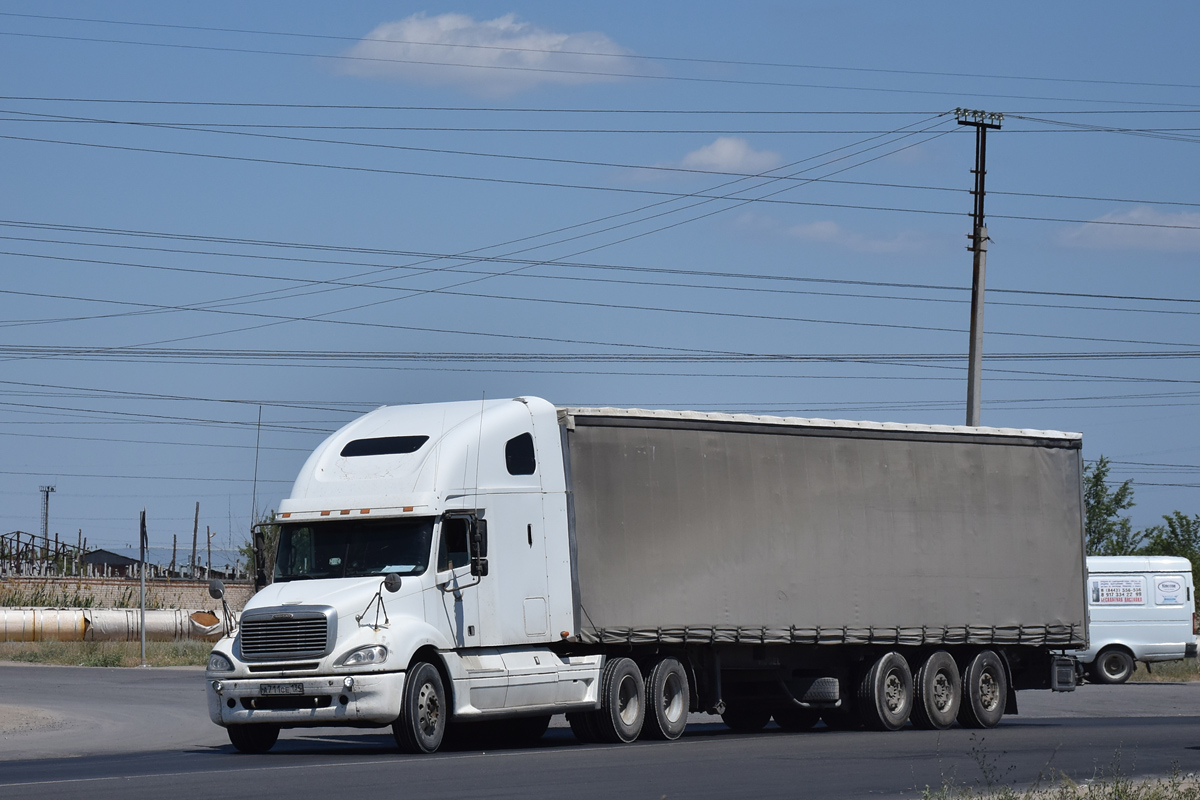 Волгоградская область, № А 711 СЕ 134 — Freightliner Columbia