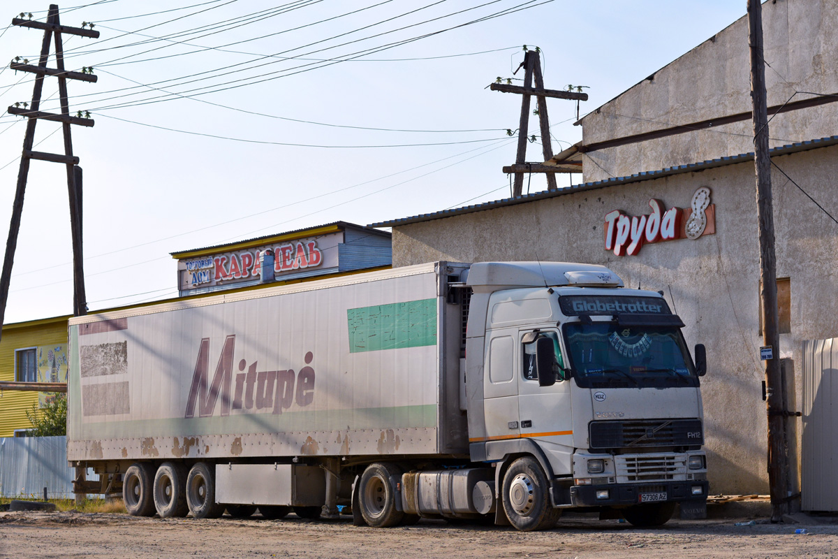 Киргизия, № S 7306 AZ — Volvo ('1993) FH12.420; Киргизия, № 704 BP — Samro (общая модель) [VK1]