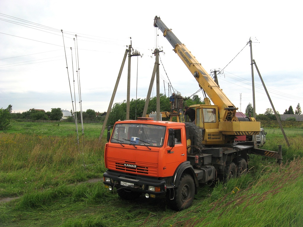 Тверская область, № Е 295 ОН 69 — КамАЗ-43118-15 [43118R]