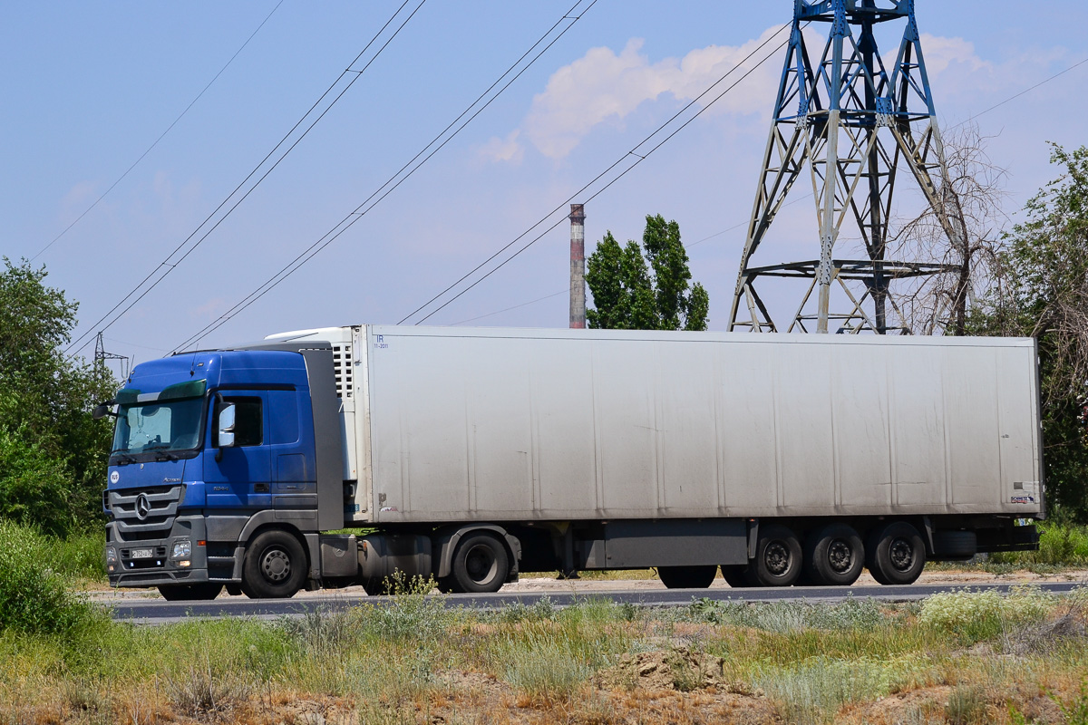 Волгоградская область, № С 752 НА 34 — Mercedes-Benz Actros ('2003) 1844